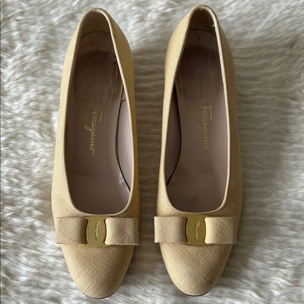 Salvatore Ferragamo Women's Beige Bow Loafers - Picture 3 of 6